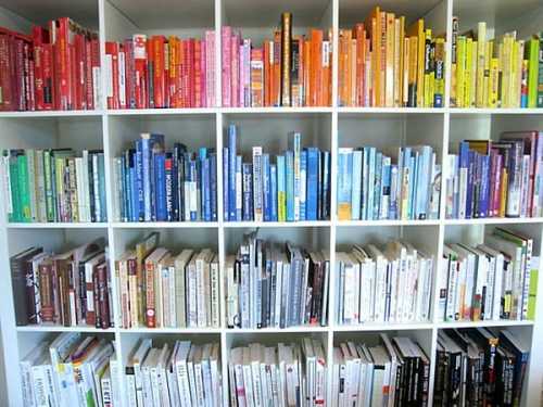 Как красиво разместить книги на полках Как красиво разместить книги на полках